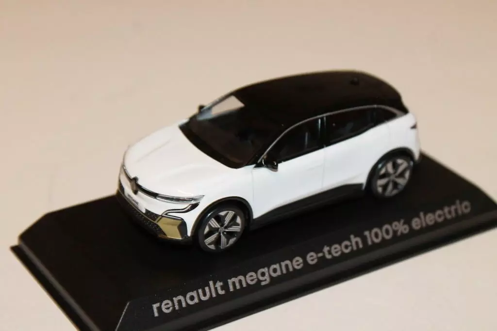 MODEL MINIATURA 1/43 MEGANE e-Tech 2022 GRI în Moldova