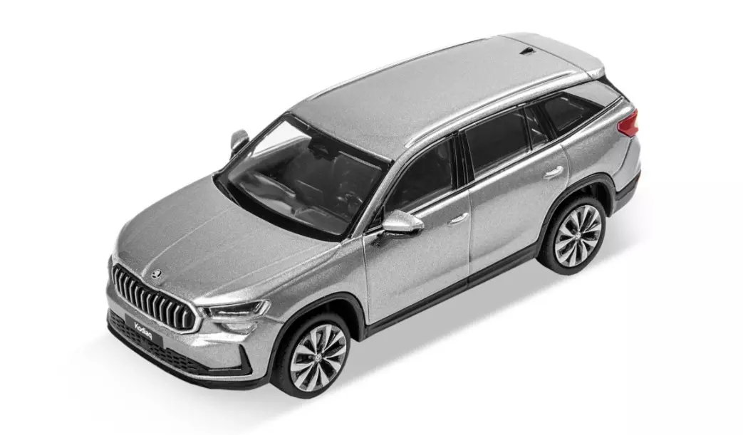 Модель металлическая SKODA KODIAQ II 1:43 Silver Smokey в Молдове