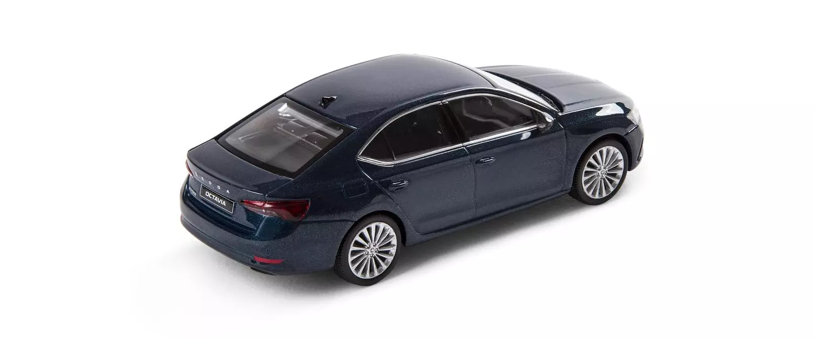Miniatura metalica Octavia A8 1:43 Albastru în Moldova