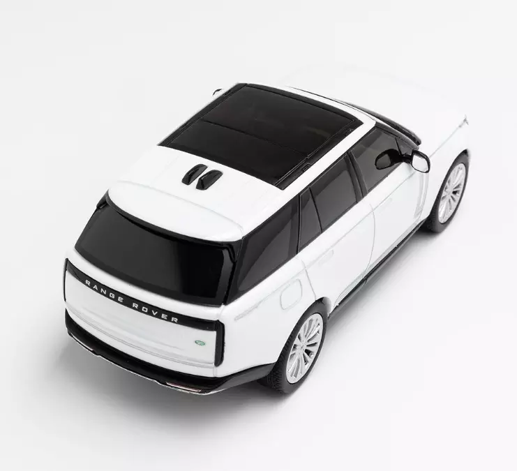 Modelul mașinii Range Rover 1:43 (White)