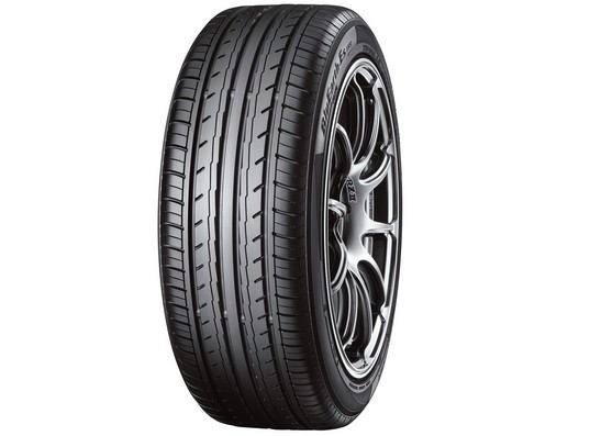 Anvelopă vară YOKOHAMA 215/55R17 94V BluEarth ES32